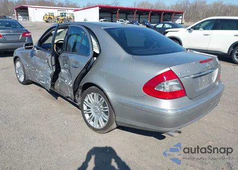 2007 Mercedes-Benz E 350 4Matic z USA, uszkodzony, nr VIN WDBUF87X07B172351
